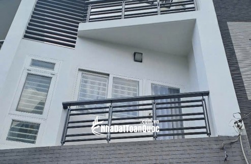 SIÊU PHẨM NHÀ ĐẸP – CÓ TẦNG HẦM ĐỂ XE-HẺM XE HƠI 6M – Q12, CHỈ 5 TỶ 5